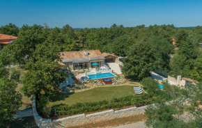 Family Villa Lipica with private pool and jacuzzi